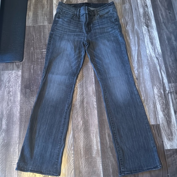 WHBM Mid Rise Slim Boot Cut Jeans Size 8 Regular - Picture 3 of 7